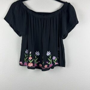 Chloe & Katie Black Floral Embroidered Blouse. Size XS